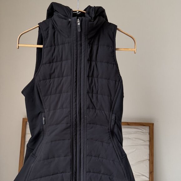 lululemon athletica Jackets & Blazers - Women's LULULEMON Another Mile Black Puffer Jacket Vest Zip Off Hood Size 4
